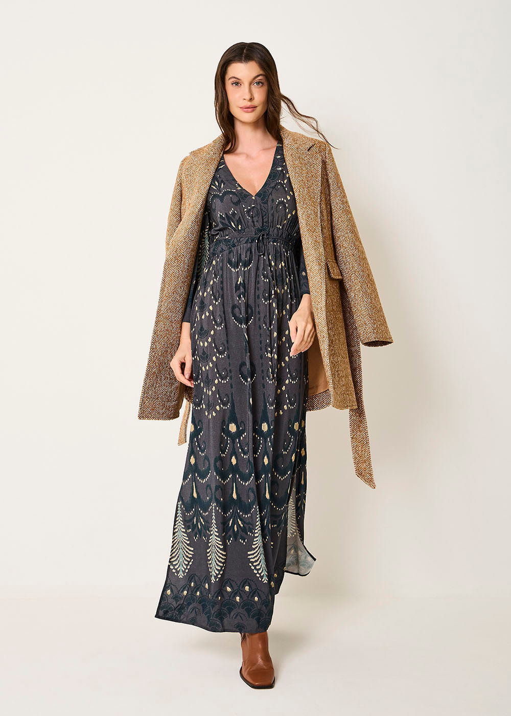 53.50.3523EST VESTIDO LONGO DECOTE V ESTAMPA SECRET NIGHT