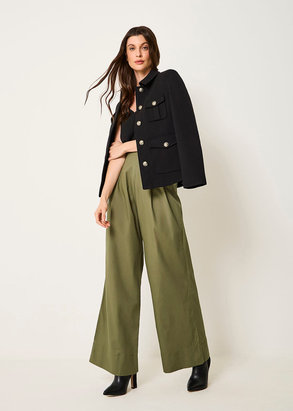 52.10.3513OLI CALÇA FLARE DETALHE PREGAS