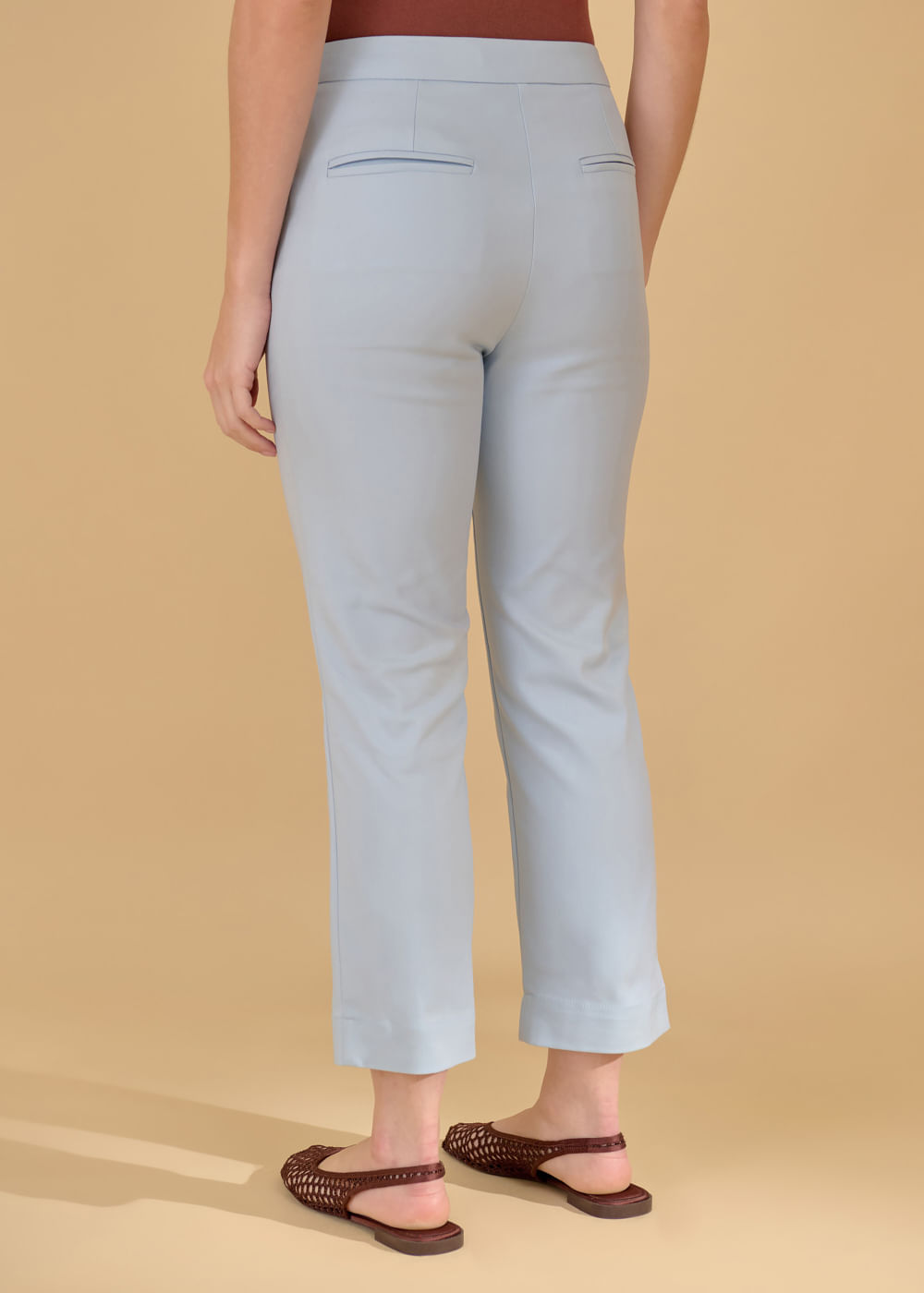 22.21.3606LGA CALÇA ALFAIATARIA RETA DETALHADA