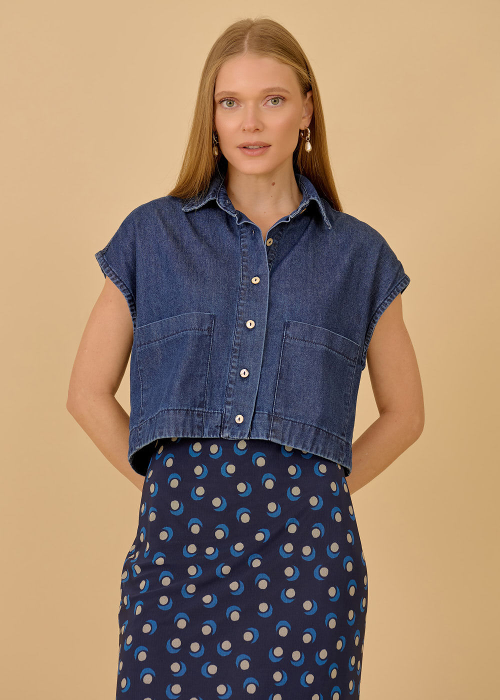 15.10.3601AMA CAMISA JEANS M/C BOLSOS