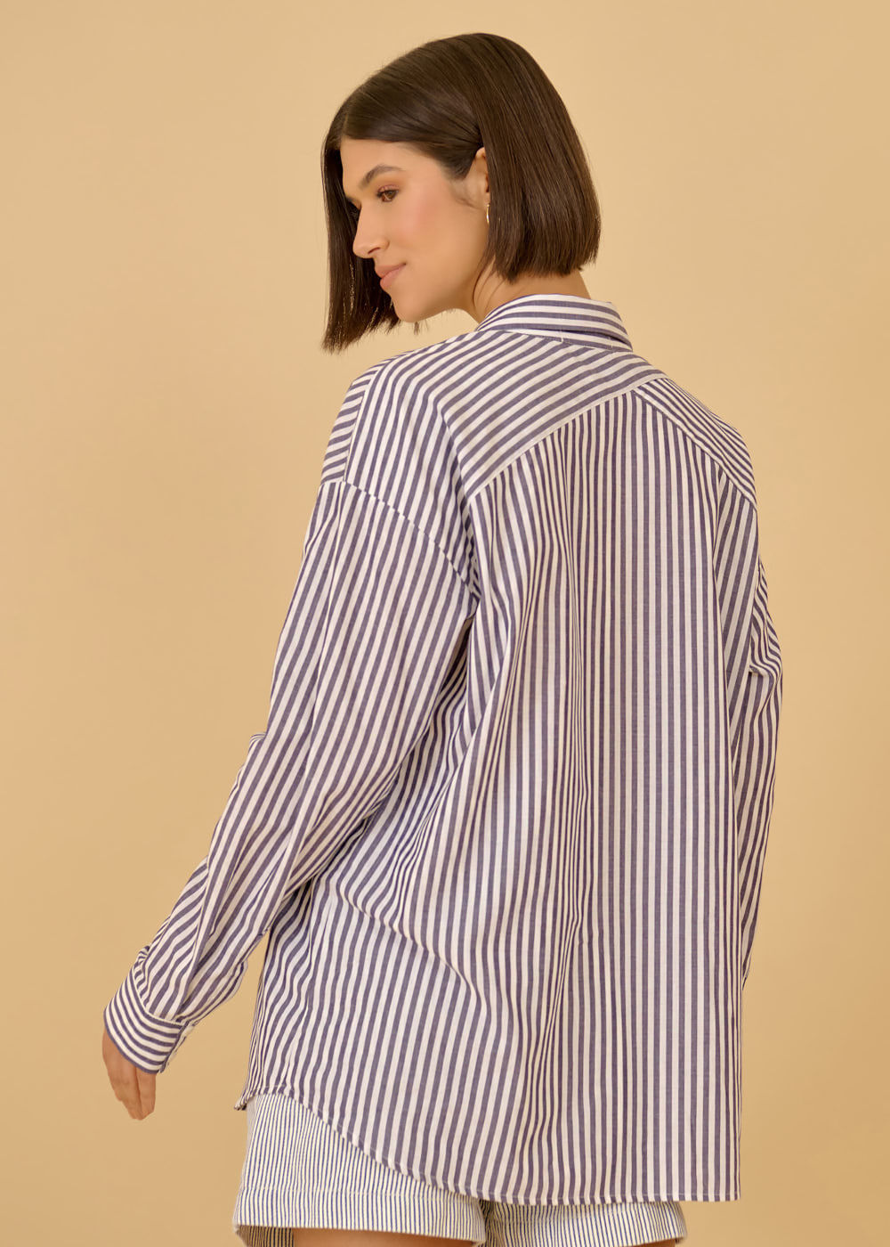 55.70.3604LIS CAMISA M/L LISTRADA OVERSIZED
