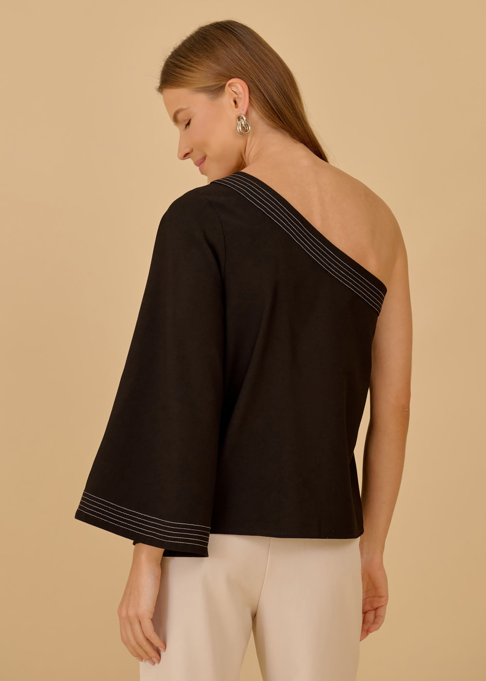 26.40.3602PTO BLUSA ALFAIATARIA UM OMBRO SÓ PESPONTADA