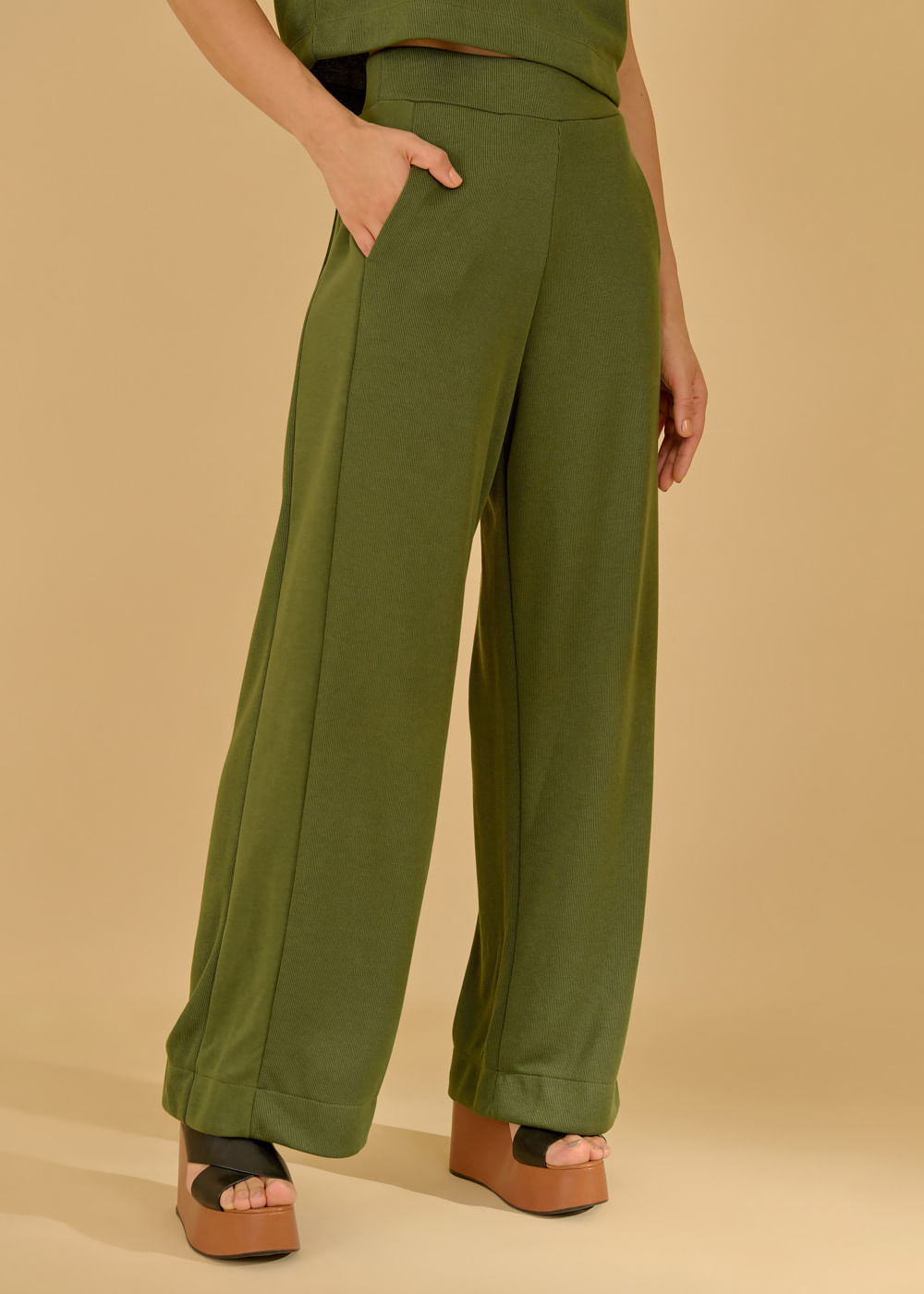 62.30.3602OLI CALÇA RETA DE MALHA