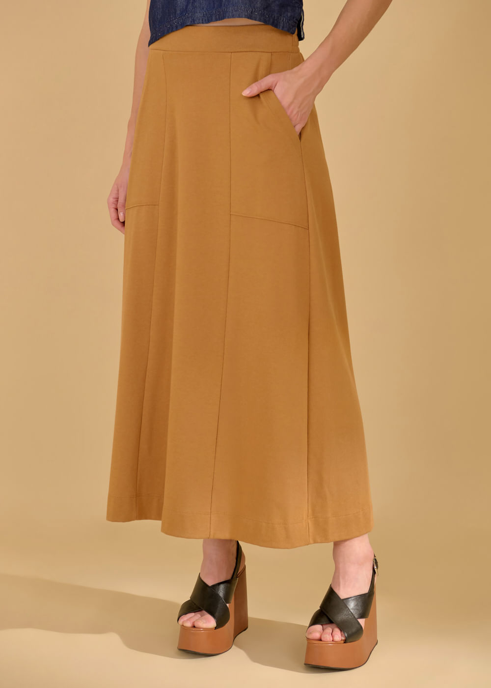 64.10.3605CML SAIA MIDI COM BOLSOS