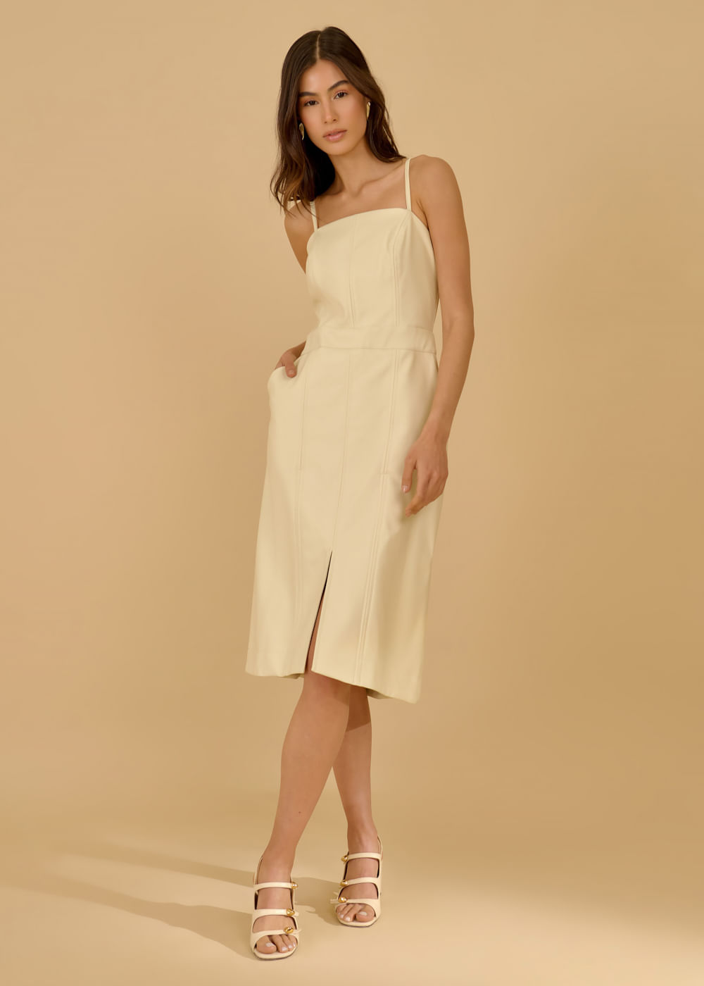 33.10.3604OFW VESTIDO MIDI DECOTE RETO COURO SINTÉTICO