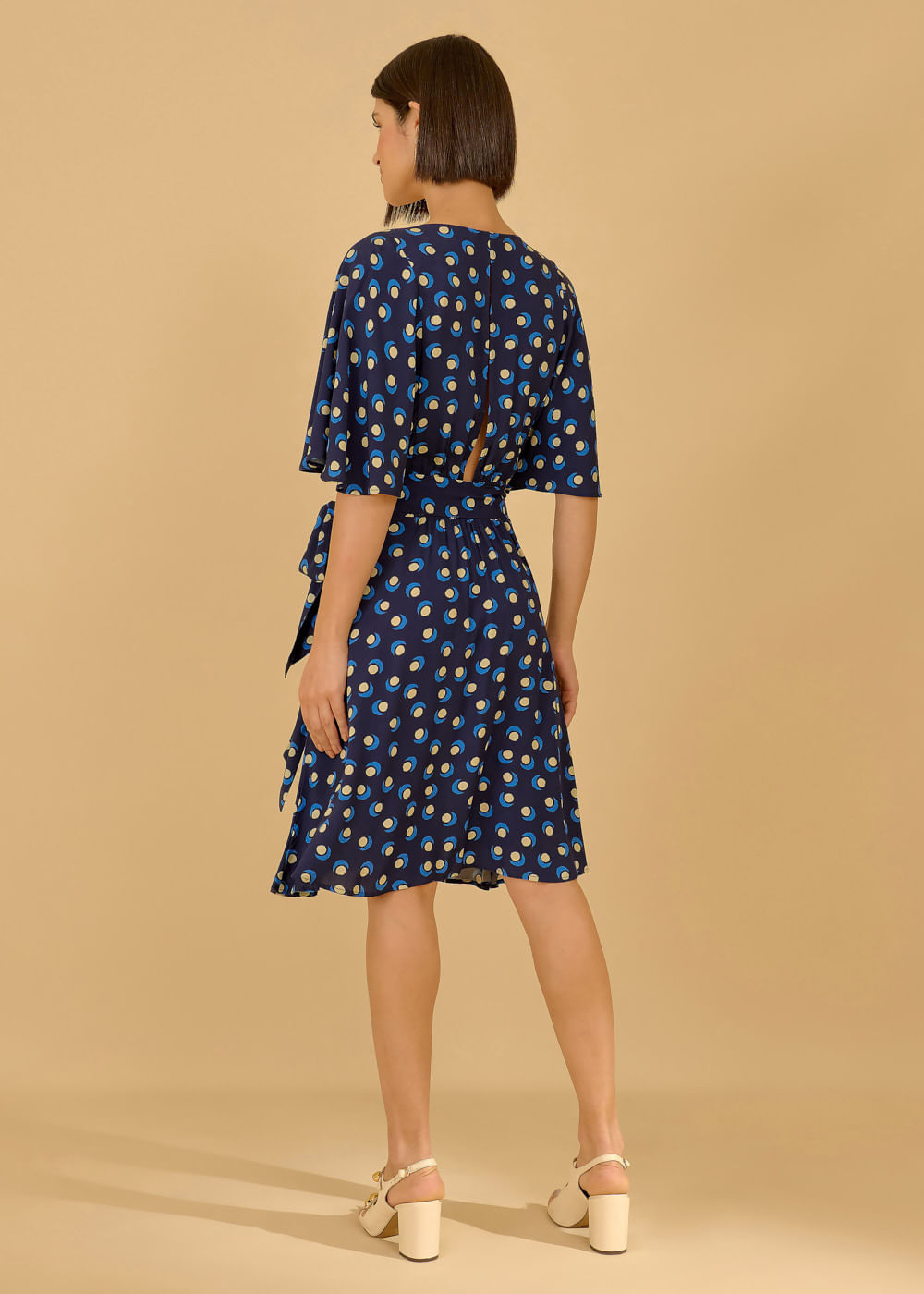 53.22.3602EST VESTIDO M/C MIDI DECOTE V ESTAMPA ORTÍGIA