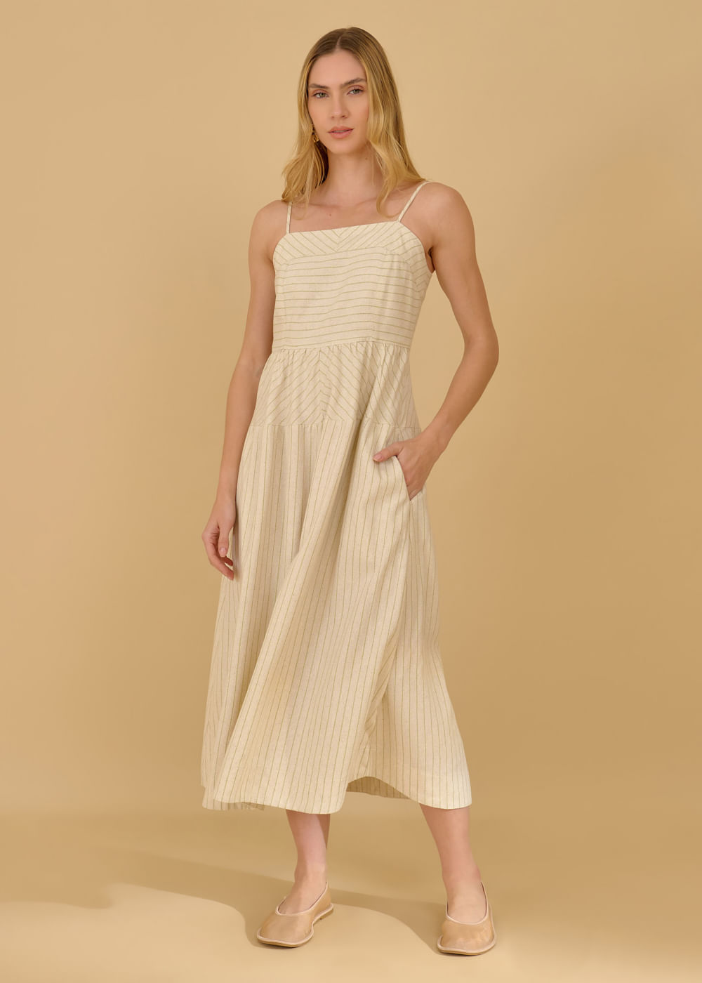 53.40.3612MEN VESTIDO LONGUETE DETALHADO DECOTE RETO