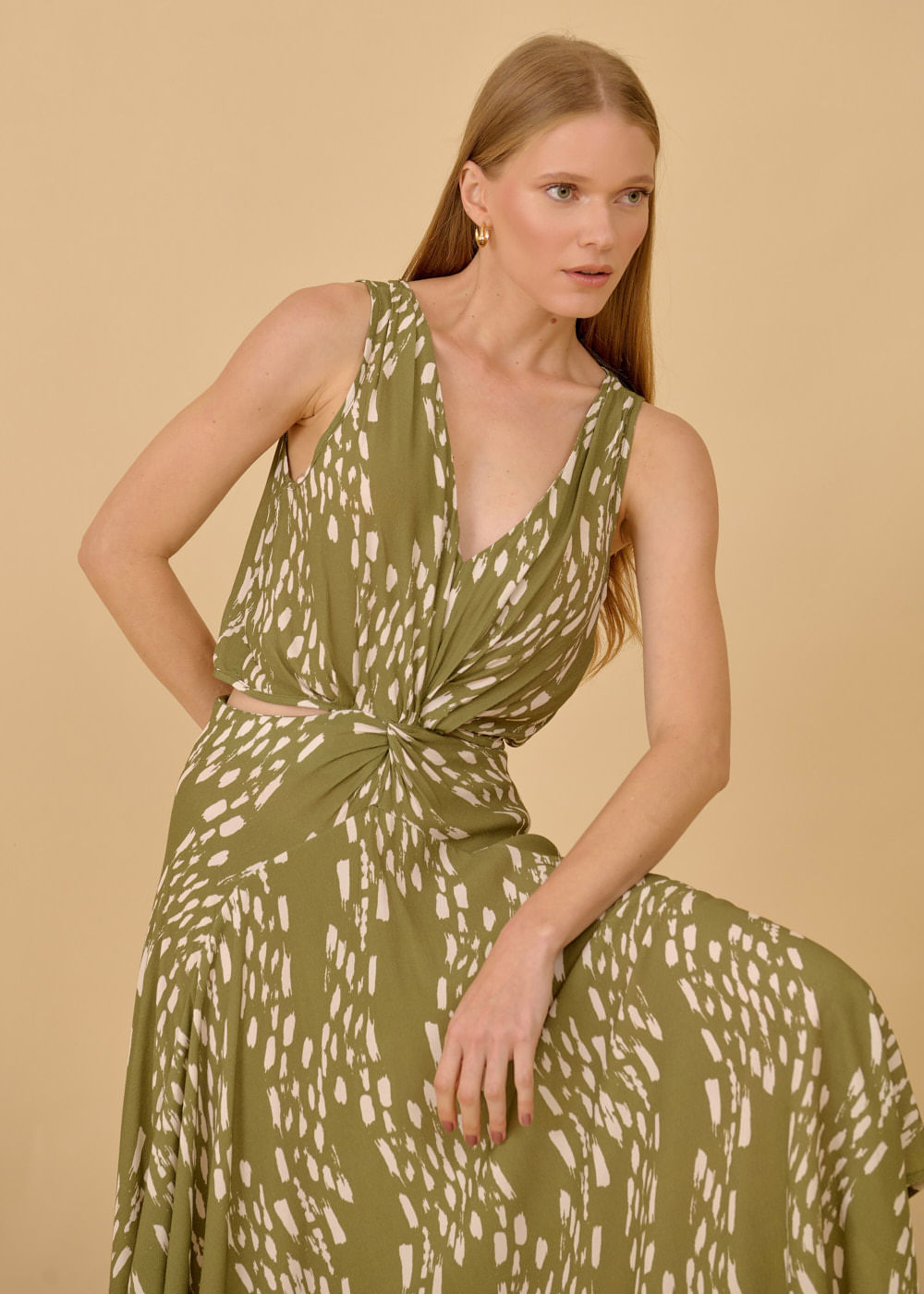 53.50.3620EST VESTIDO LONGO RECORTES ESTAMPA GREEN BRUSHES