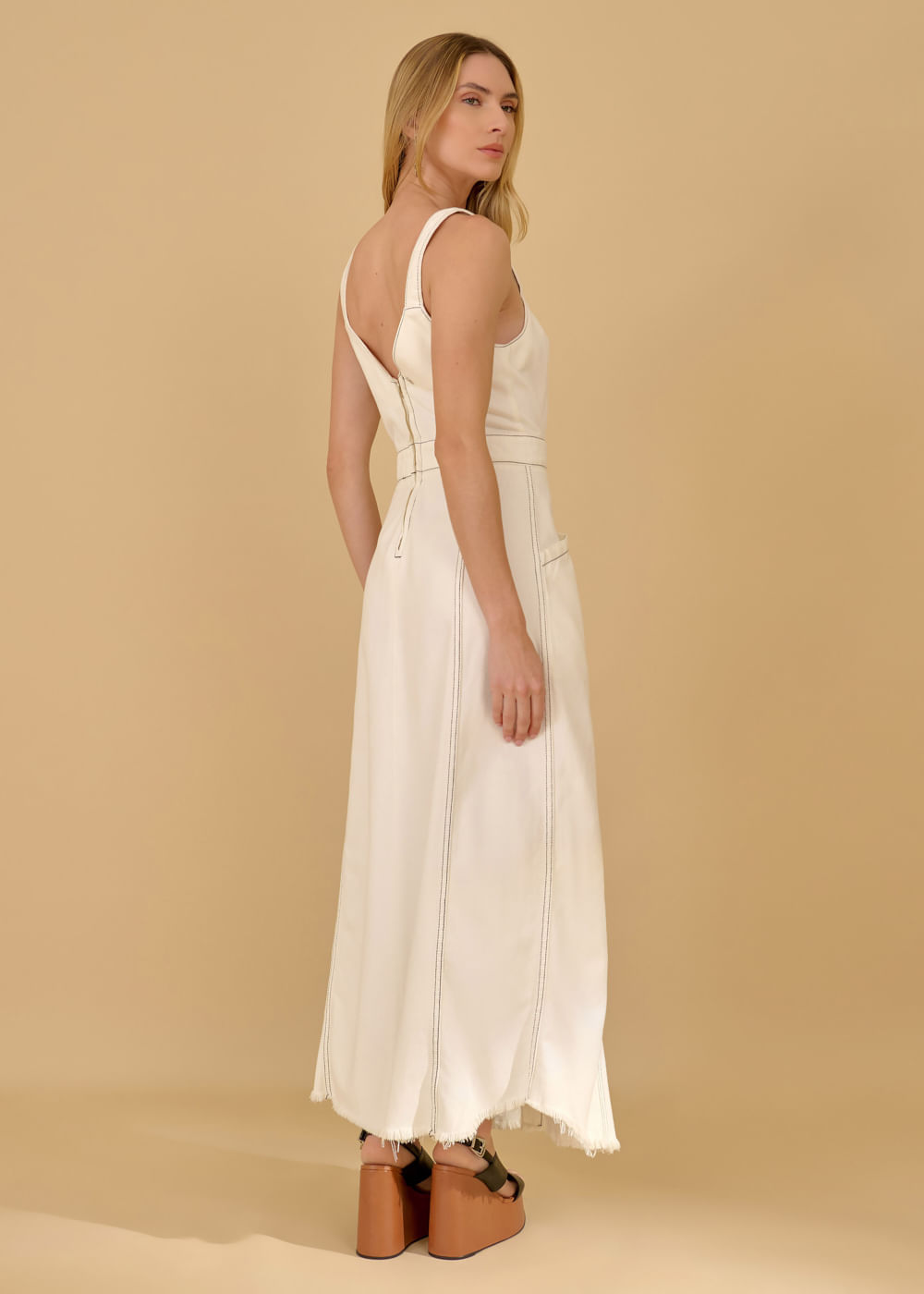 13.00.3602OFW VESTIDO REGATA MIDI COM BOLSOS