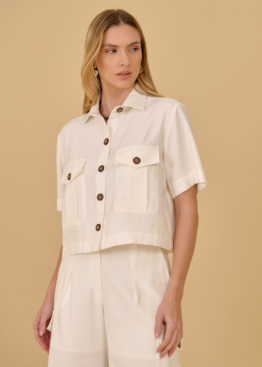 27.40.3606OFW CAMISA CROPPED M/C BOLSO FRONTAL - HIGHLINE