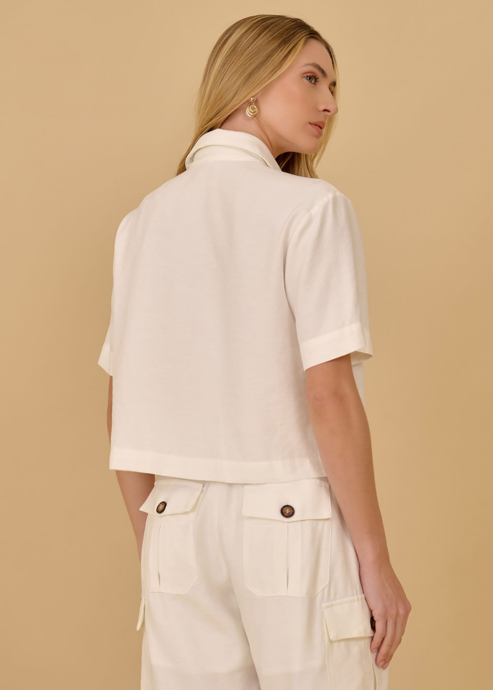 27.40.3606OFW CAMISA CROPPED M/C BOLSO FRONTAL - HIGHLINE