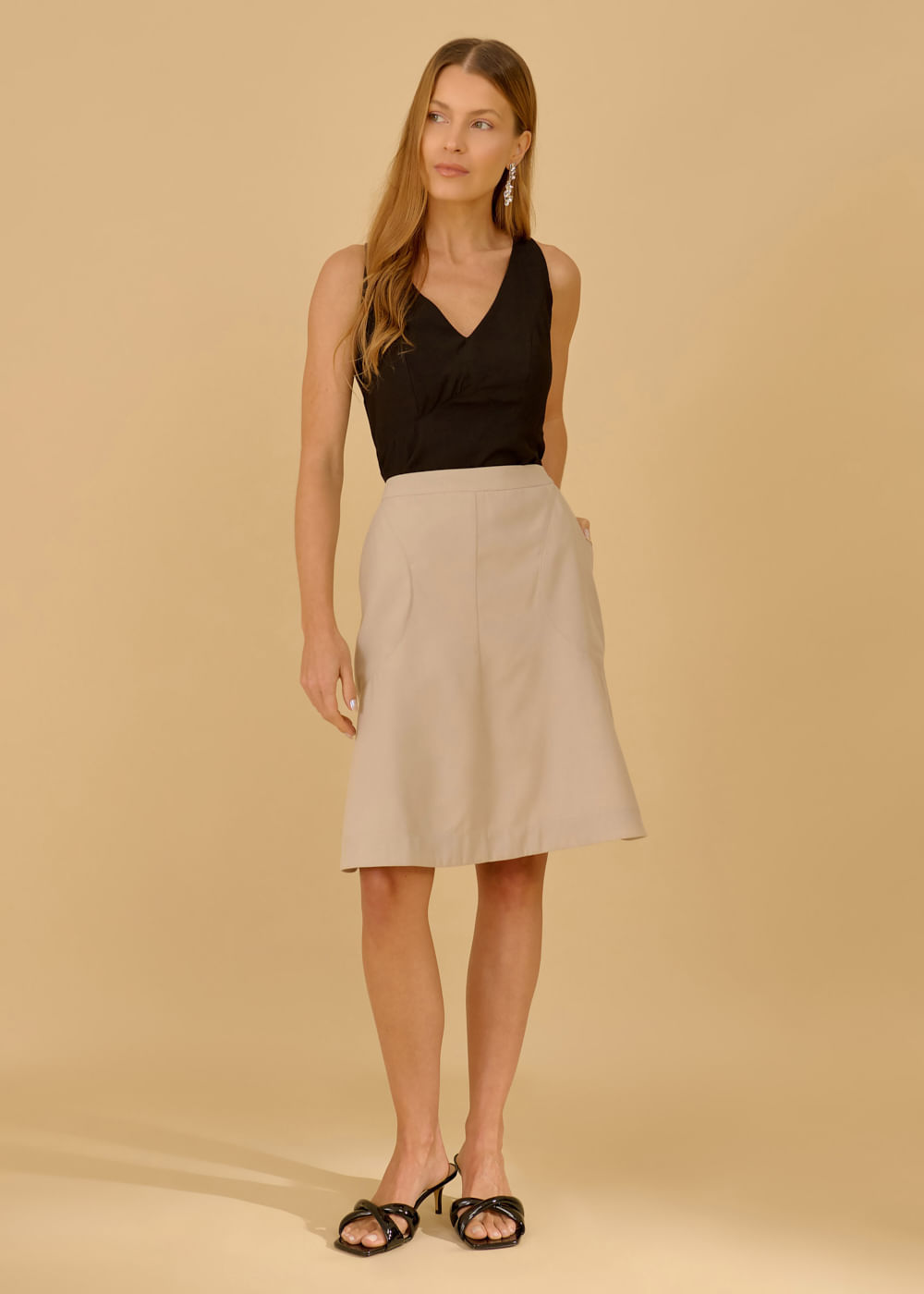 24.21.3605ARE SAIA CURTA EVASE BOLSOS LATERAIS - HIGHLINE