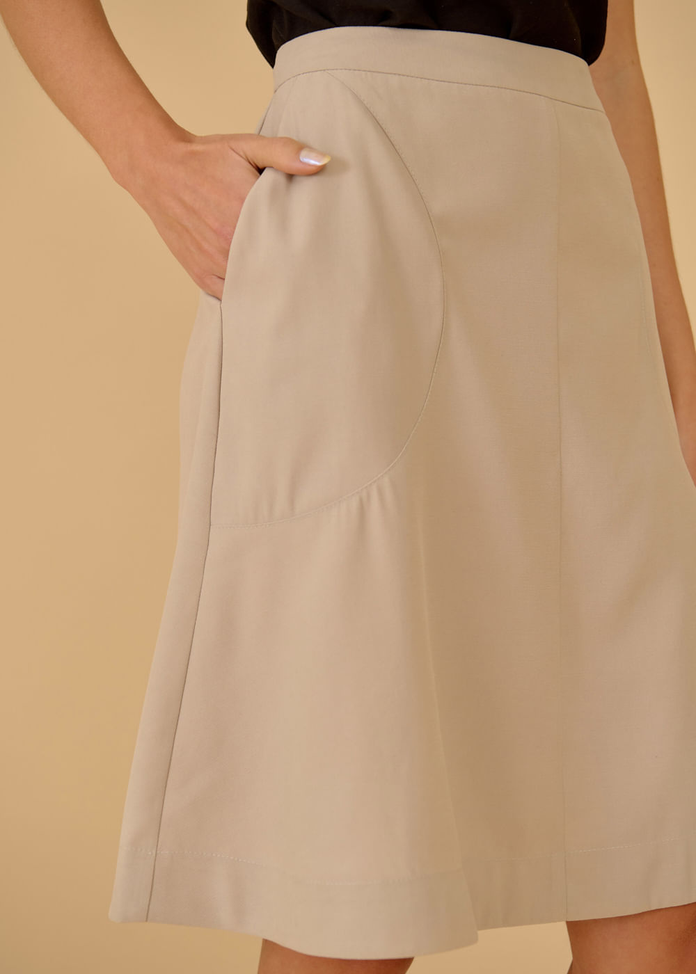 24.21.3605ARE SAIA CURTA EVASE BOLSOS LATERAIS - HIGHLINE