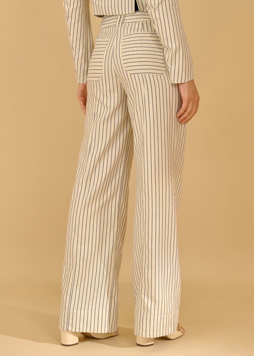 22.21.3604LIS CALÇA RETA ALFAIATARIA LISTRADA