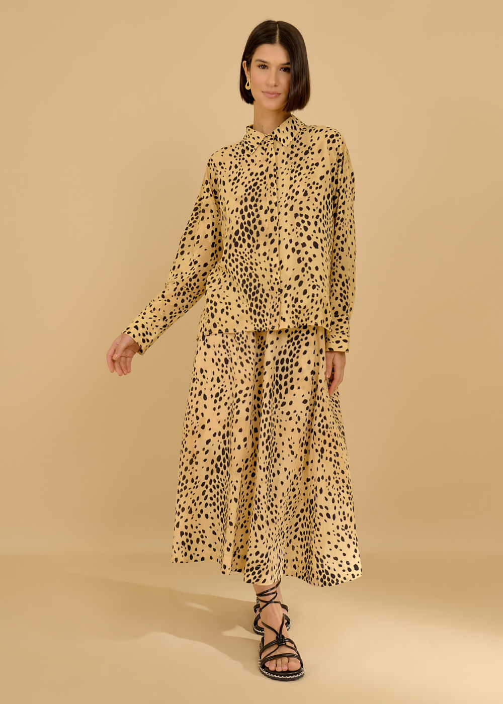 55.20.3602EST CAMISA OVER M/G LONGA ESTAMPA LEOPARDO