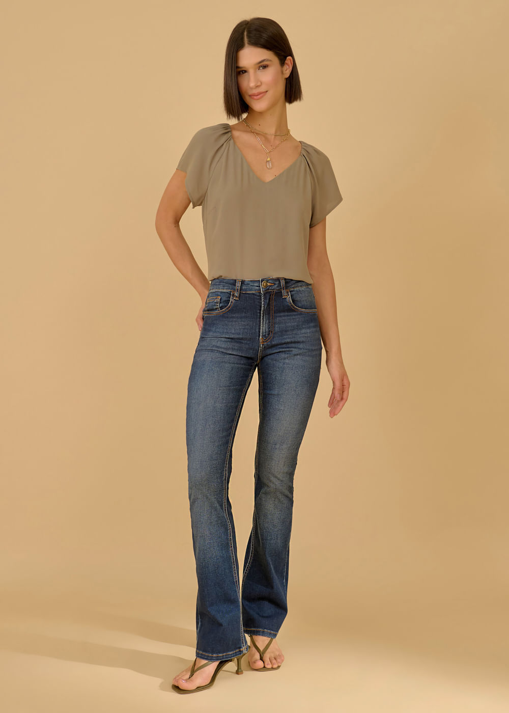 12.23.3601AMA CALÇA JEANS BOOTCUT PESPONTO CONTRASTANTE