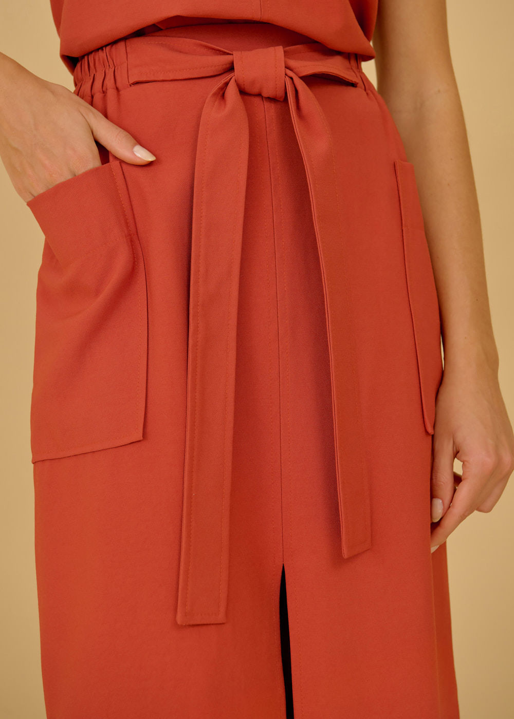 24.20.3602TRC SAIA MIDI ALFAIATARIA DETALHADA