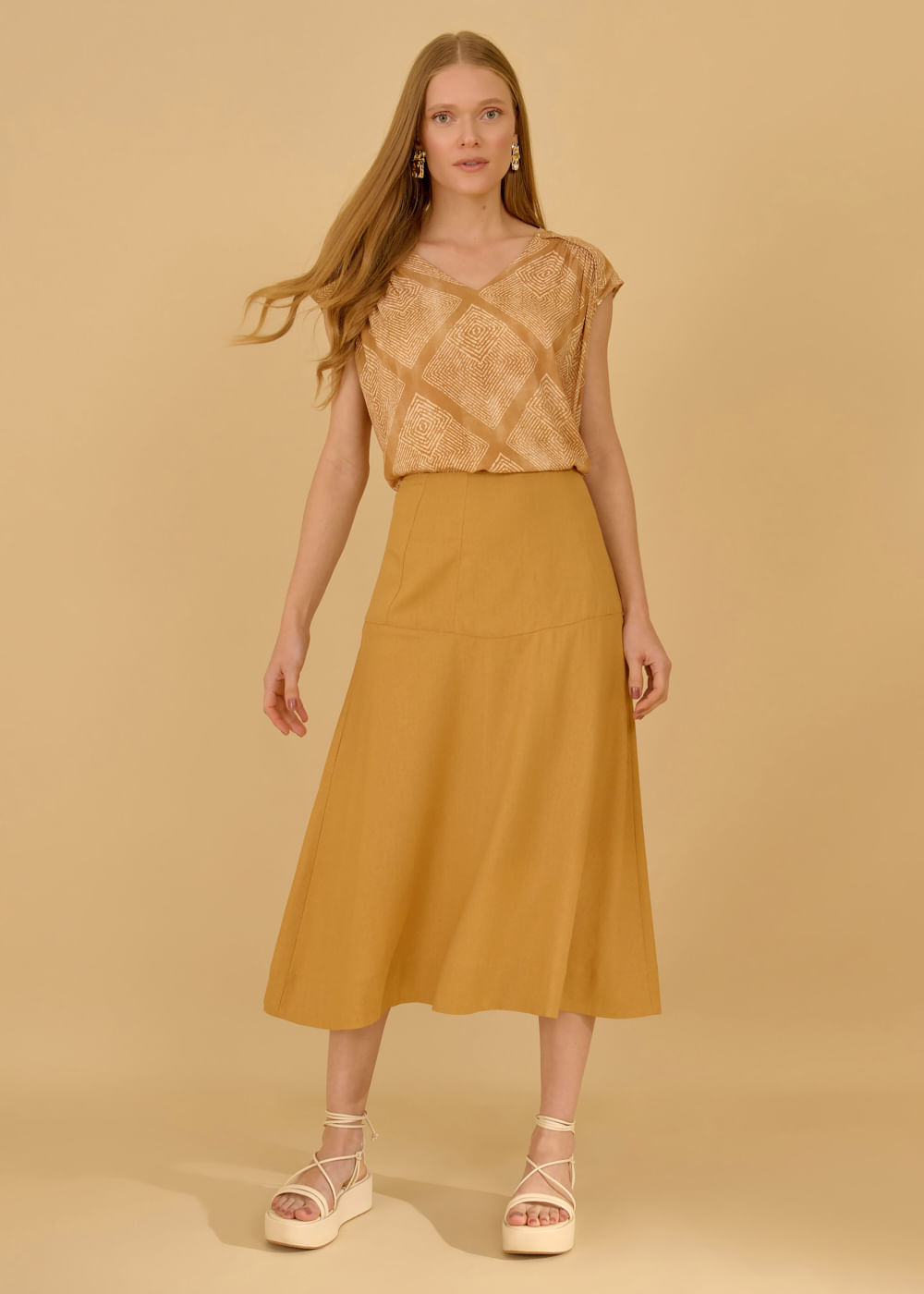 54.11.3604CLI SAIA MIDI DETALHE PALA COM RECORTES