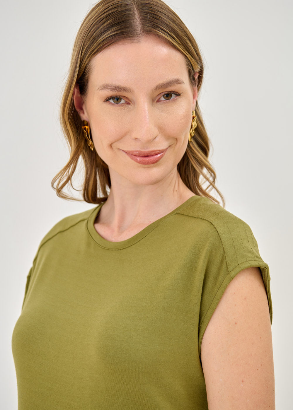 67.40.7407VDM BLUSA M/C MALHA DETALHE OMBROS