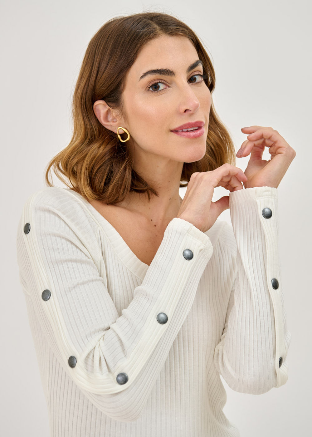 66.40.7202OFW BLUSA MALHA CANELADA DETALHE BOTÃO