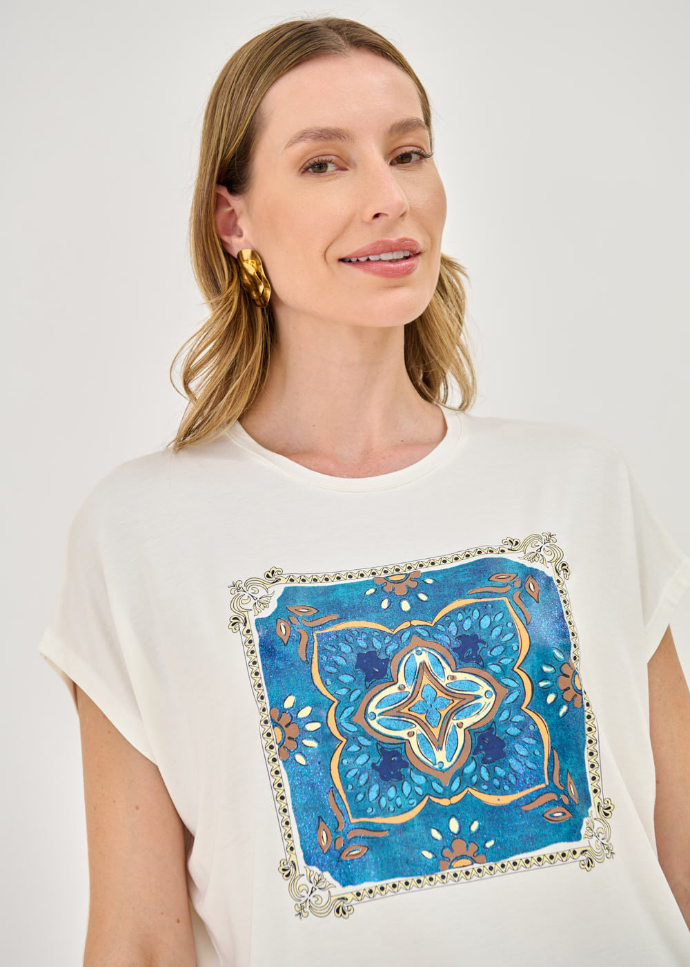 67.44.7202OF1 T-SHIRT MALHA ESTAMPA LENÇO FLORAL