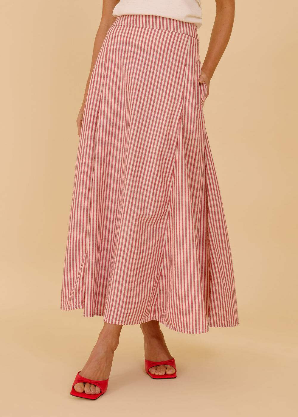 14.60.3603LIS SAIA LONGUETE LISTRADA COM RECORTES