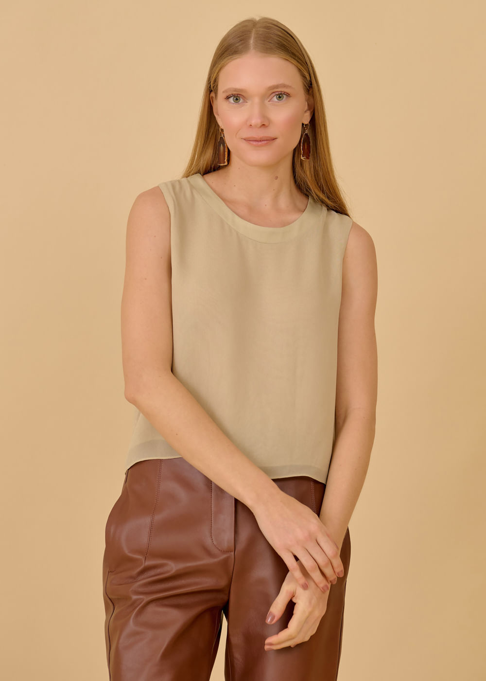 58.40.3602ARE REGATA RETA COM DECOTE ACETINADO - HIGHLINE