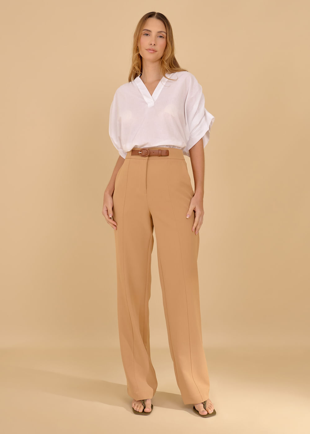 22.21.3612CAM CALÇA RETA DETALHADA ALFAIATARIA