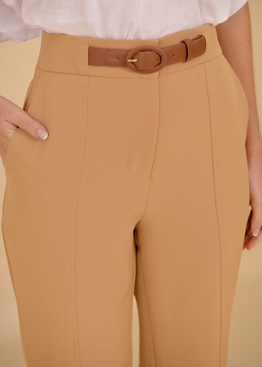 22.21.3612CAM CALÇA RETA DETALHADA ALFAIATARIA