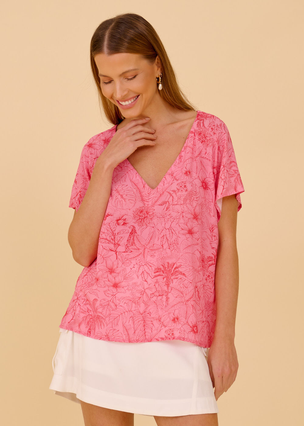 57.20.3608PTY BLUSA M/C DECOTE V ESTAMPA WILD GARDEN