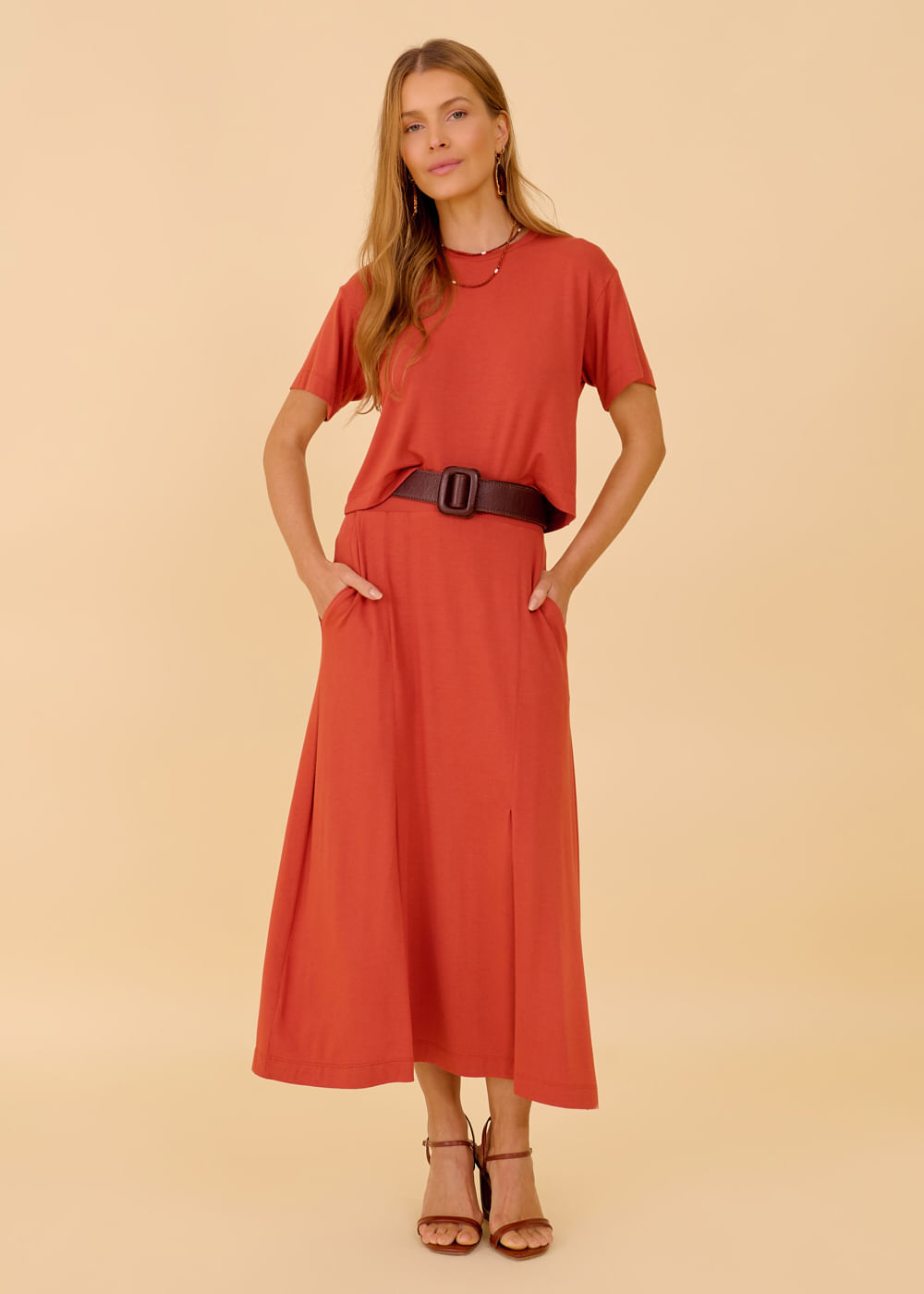 64.10.3609TRC SAIA MALHA MIDI COM PREGAS