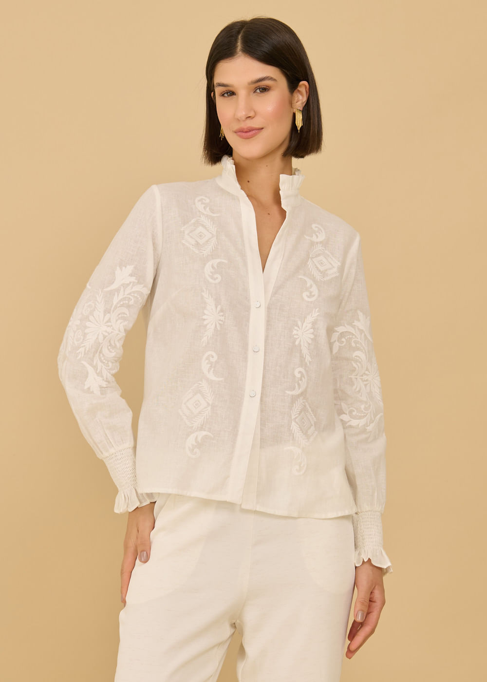 55.40.3606OFW CAMISA BORDADA DECOTE V