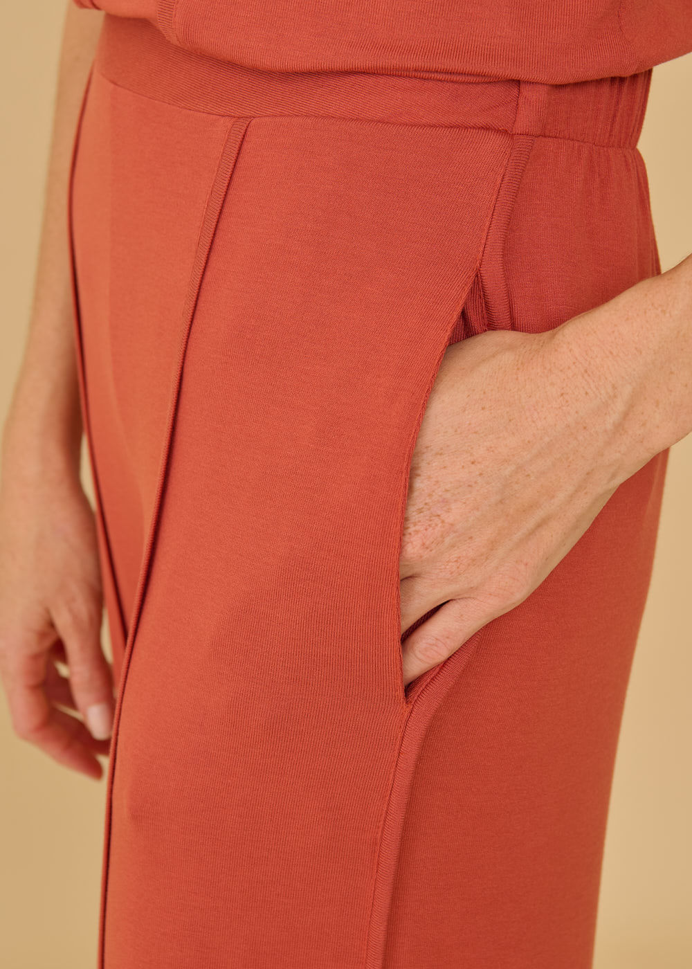 62.30.3613TRC CALÇA MALHA COM DETALHES EM VIVO