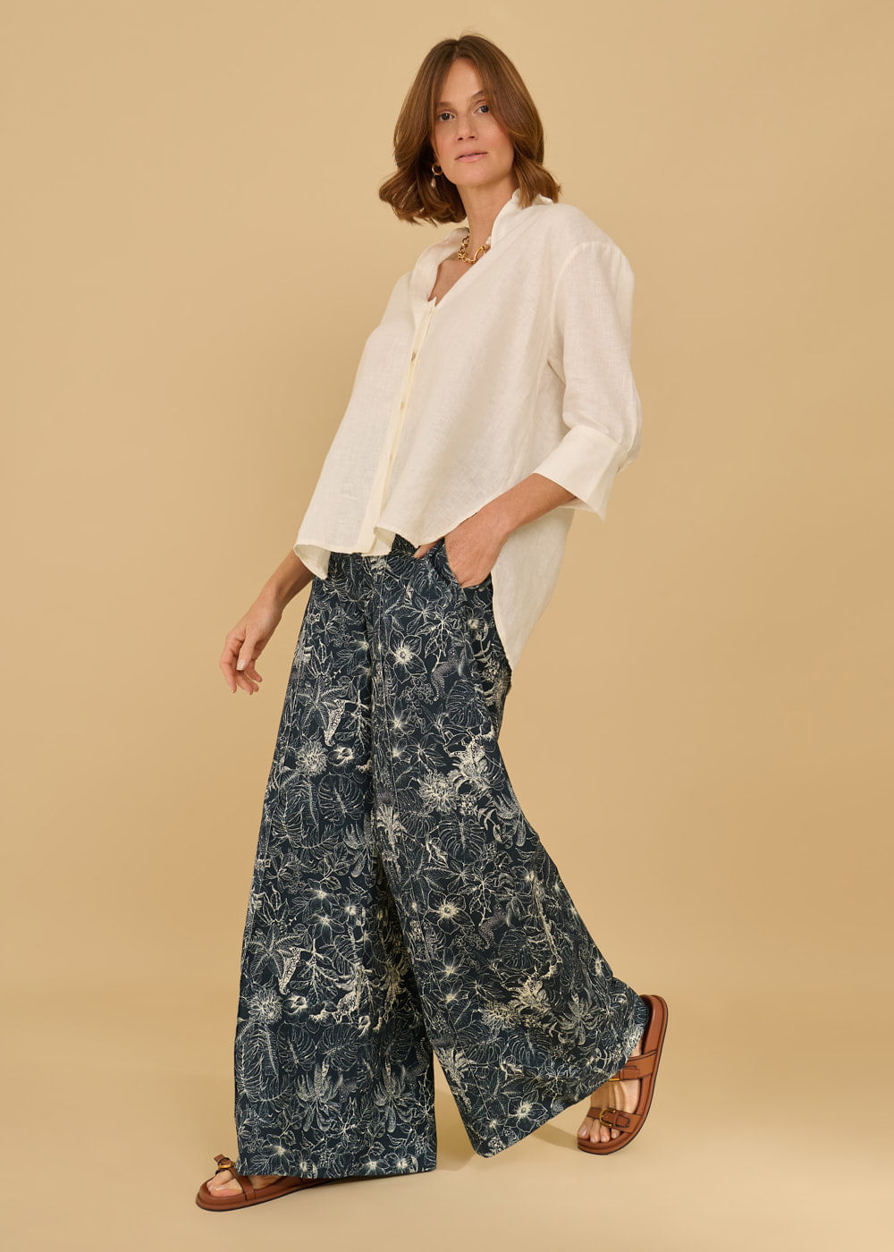 55.40.3607OFW CAMISA OVERSIZED MANGA 7/8 EM LINHO