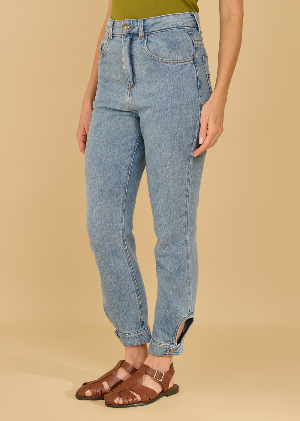 12.24.3602DEL CALÇA JEANS MOM ABOTOAMENTO NA BARRA