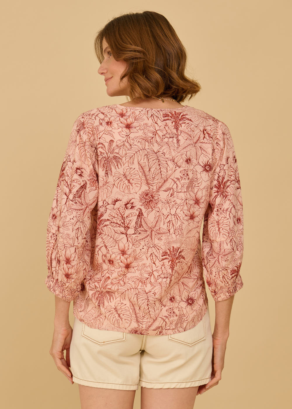 56.20.3609EDM BLUSA MG 7/8 ESTAMPA WILD GARDEN