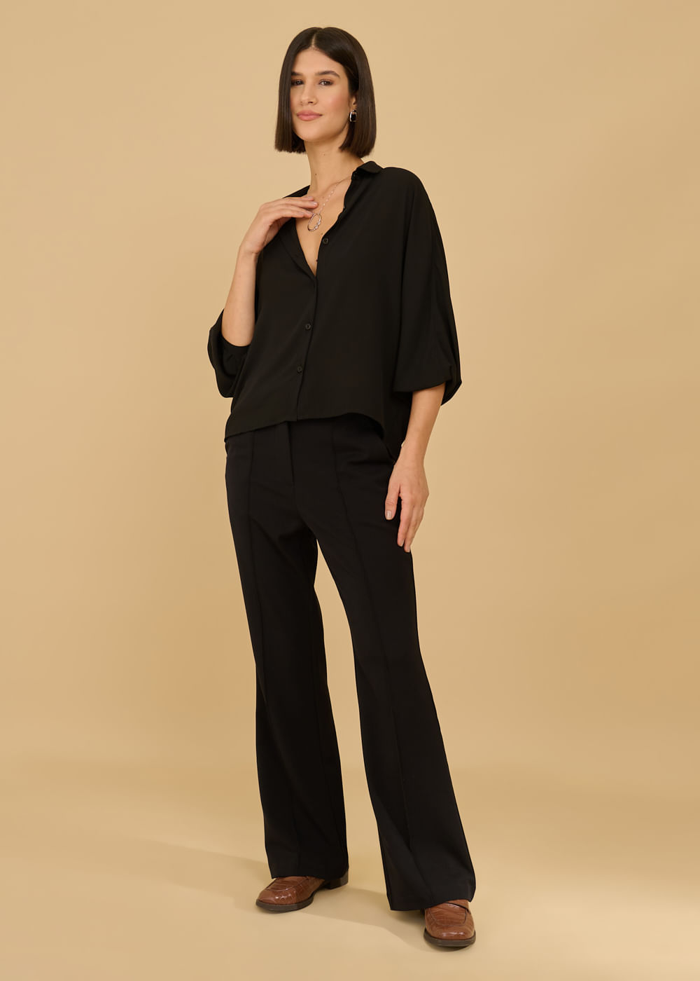 22.21.3607PTO CALÇA ALFAIATARIA RETA DETALHE NERVURA