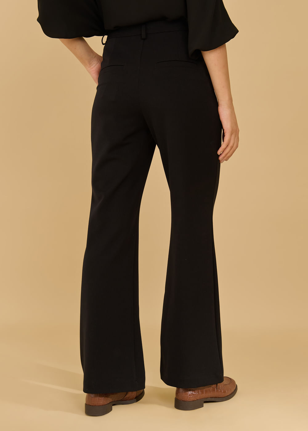 22.21.3607PTO CALÇA ALFAIATARIA RETA DETALHE NERVURA