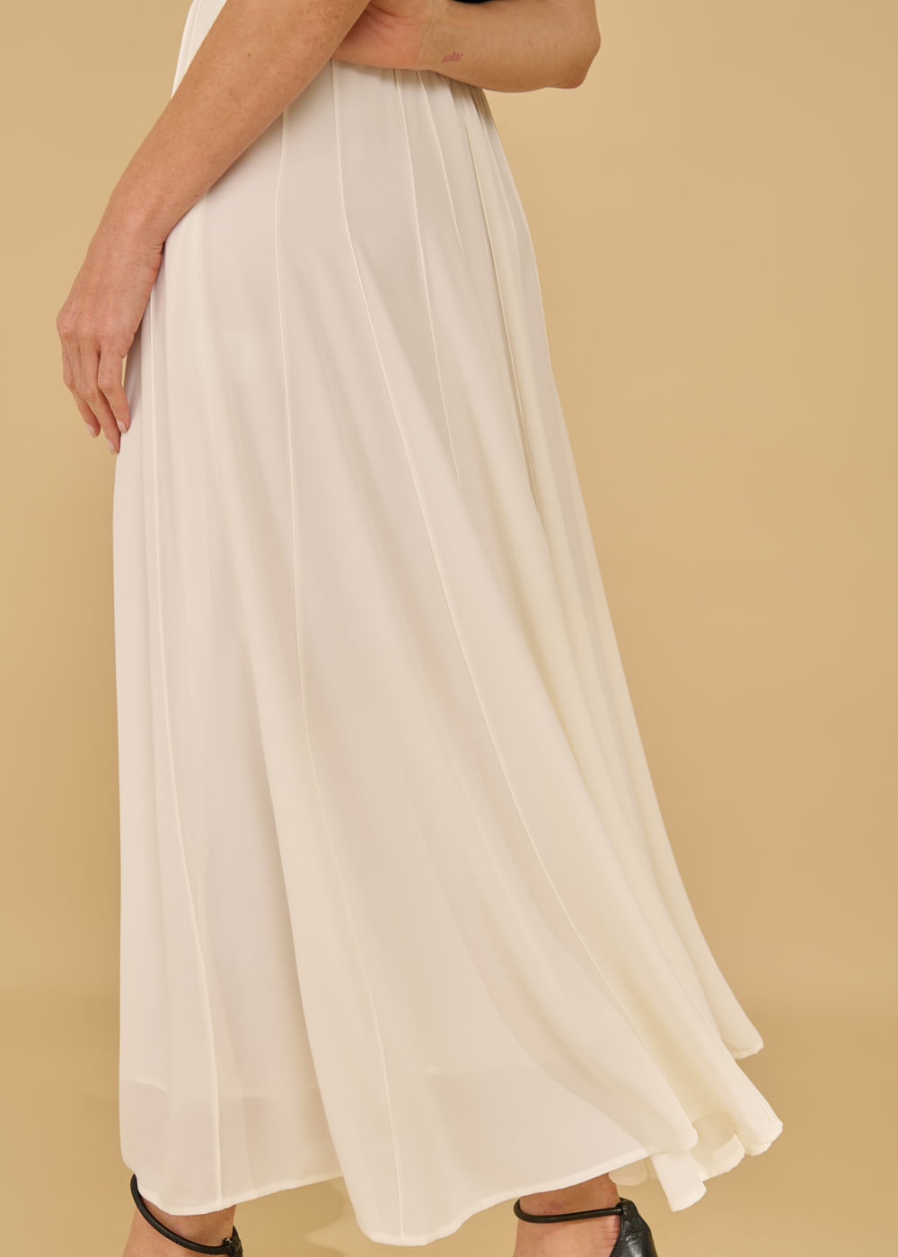 54.11.3606OFW SAIA MIDI CHIFFON DETALHE NERVURAS