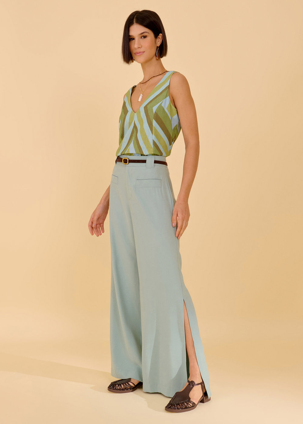 22.22.3601VEA CALÇA ALFAIATARIA C/ FENDA