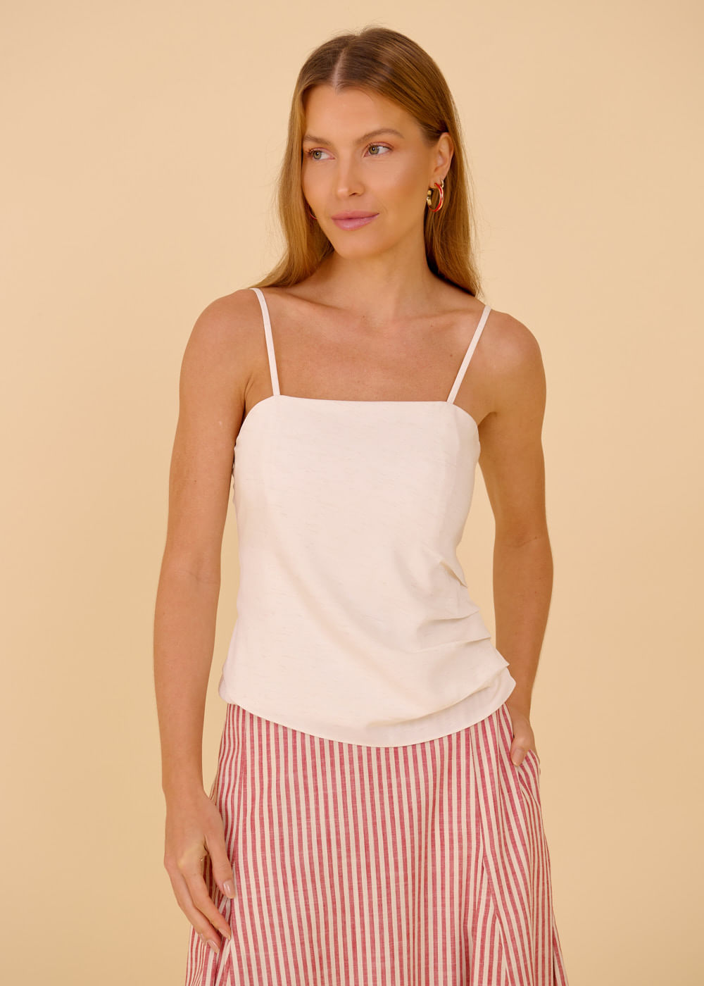 28.40.3622OFW REGATA COM DRAPEADO ALFAIATARIA