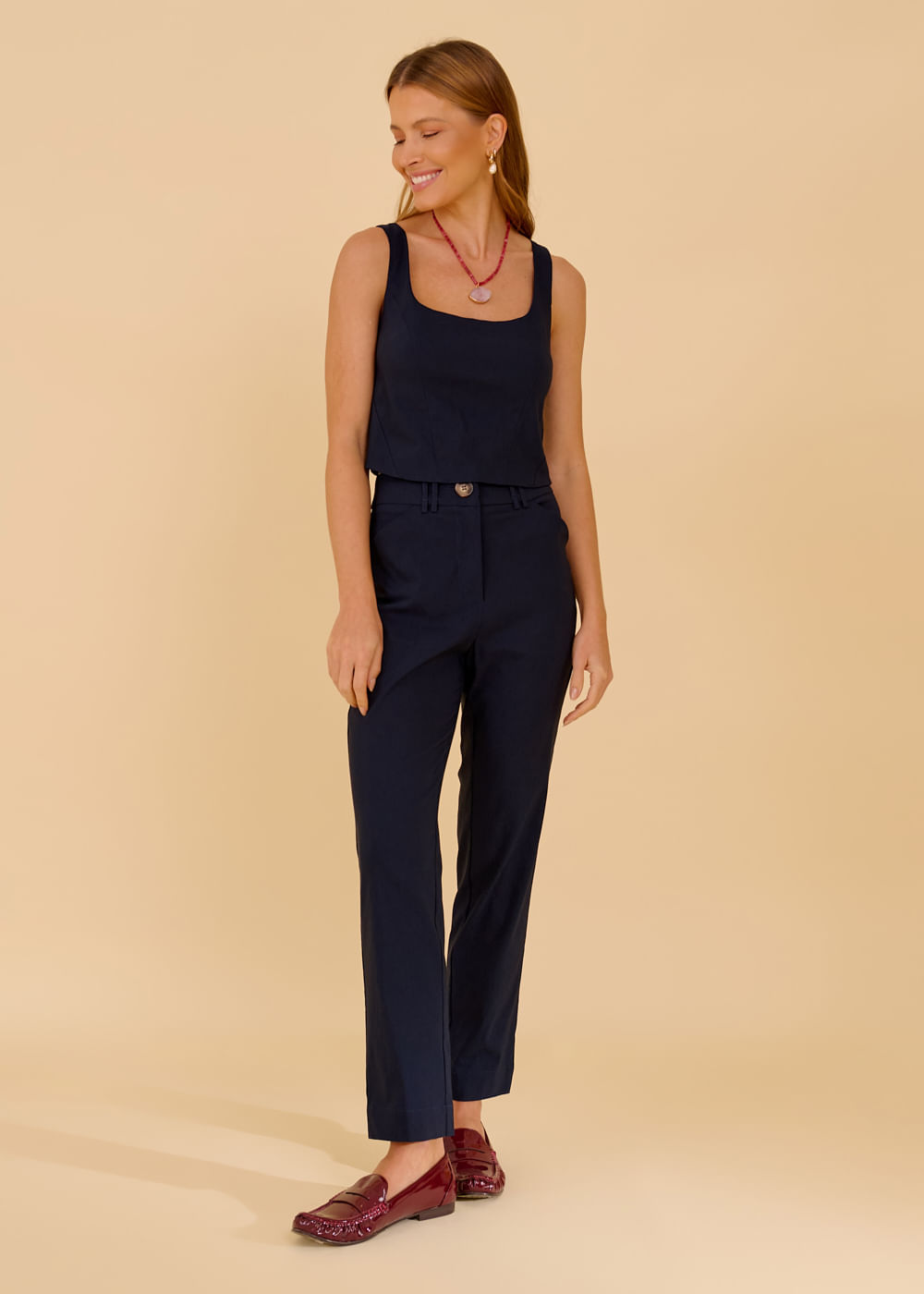 29.60.3606MAR CROPPED DECOTE ARREDONDADO ALFAIATARIA