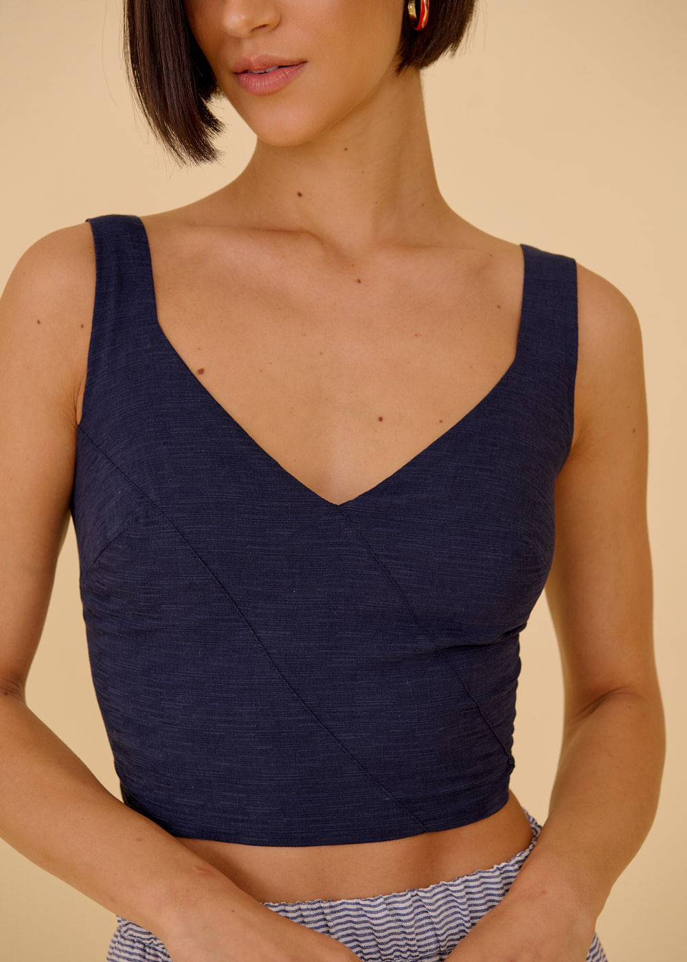 59.60.3608ALM CROPPED RECORTES DECOTE V