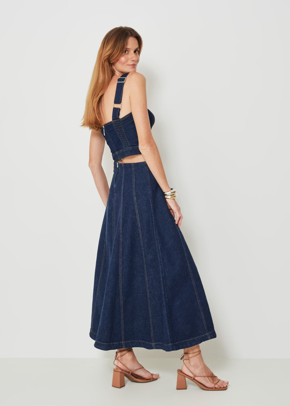 14.21.7601AMA SAIA MIDI JEANS RECORTES