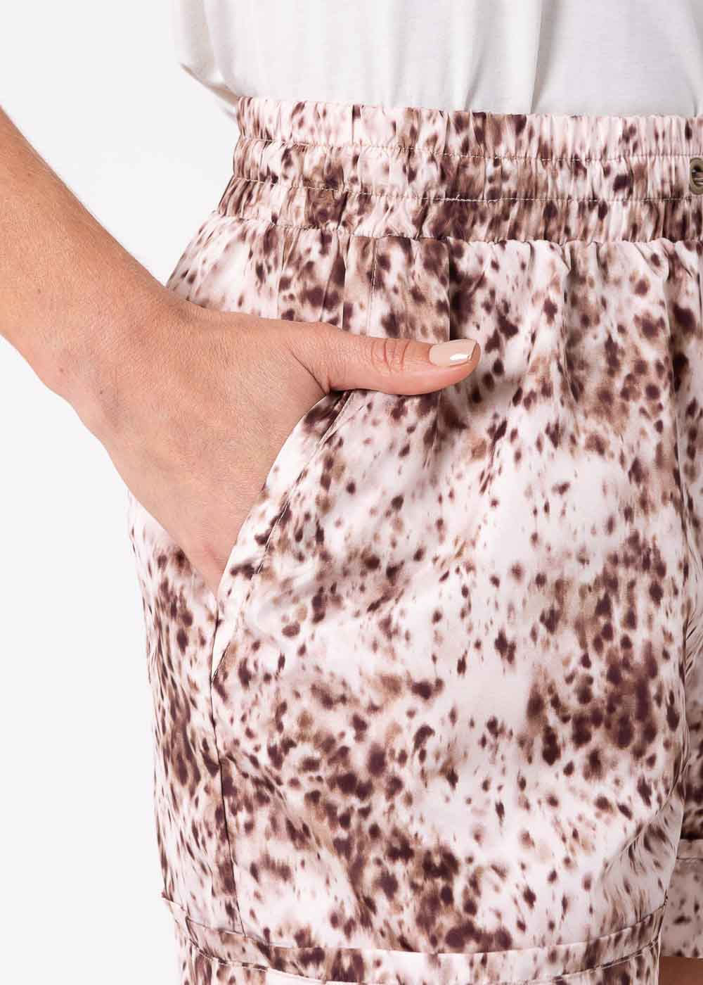 52.60.7502EST SHORTS SPORT ESTAMPA BICHO IRREGULAR