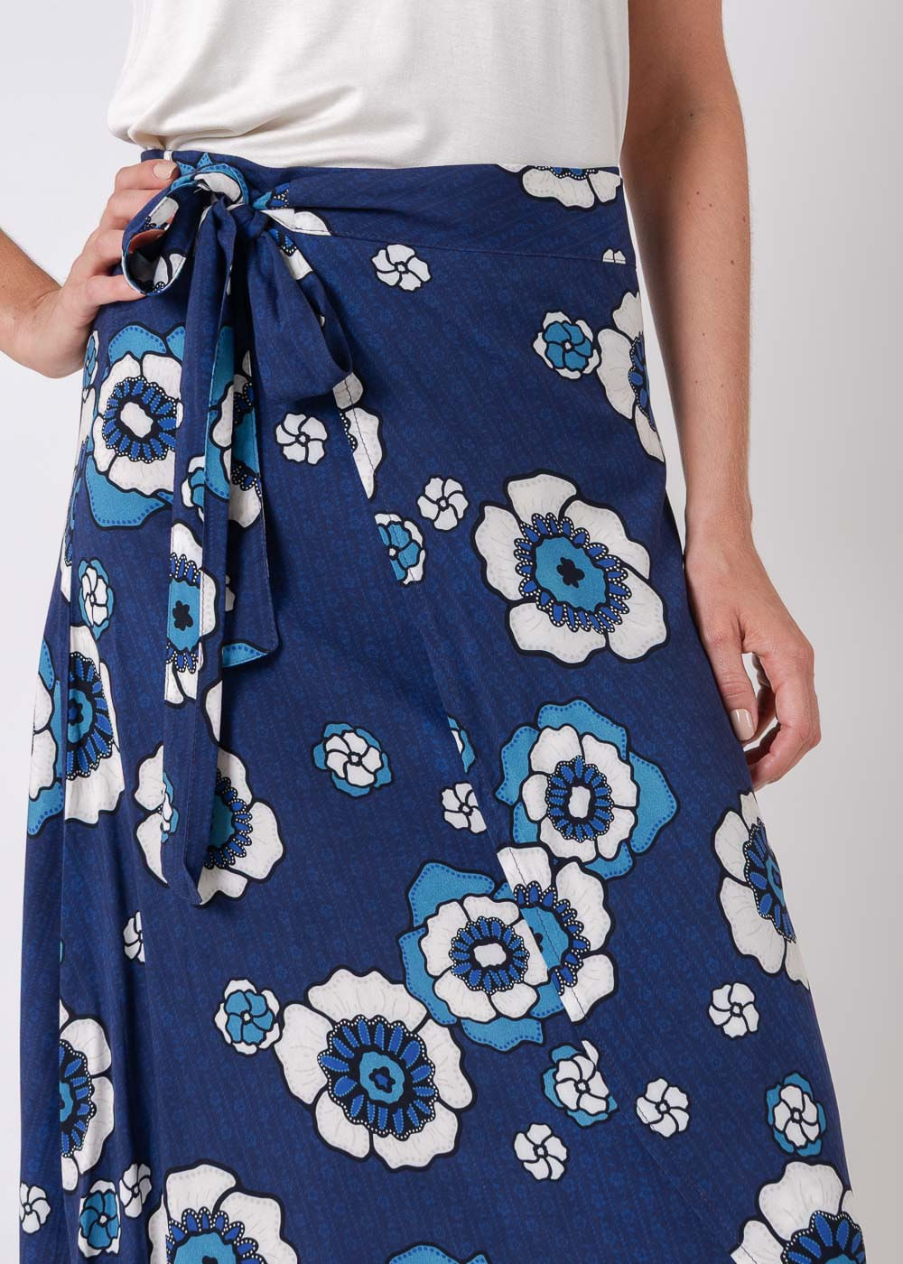 54.21.7505EST SAIA MIDI PAREO ESTAMPA FLORES