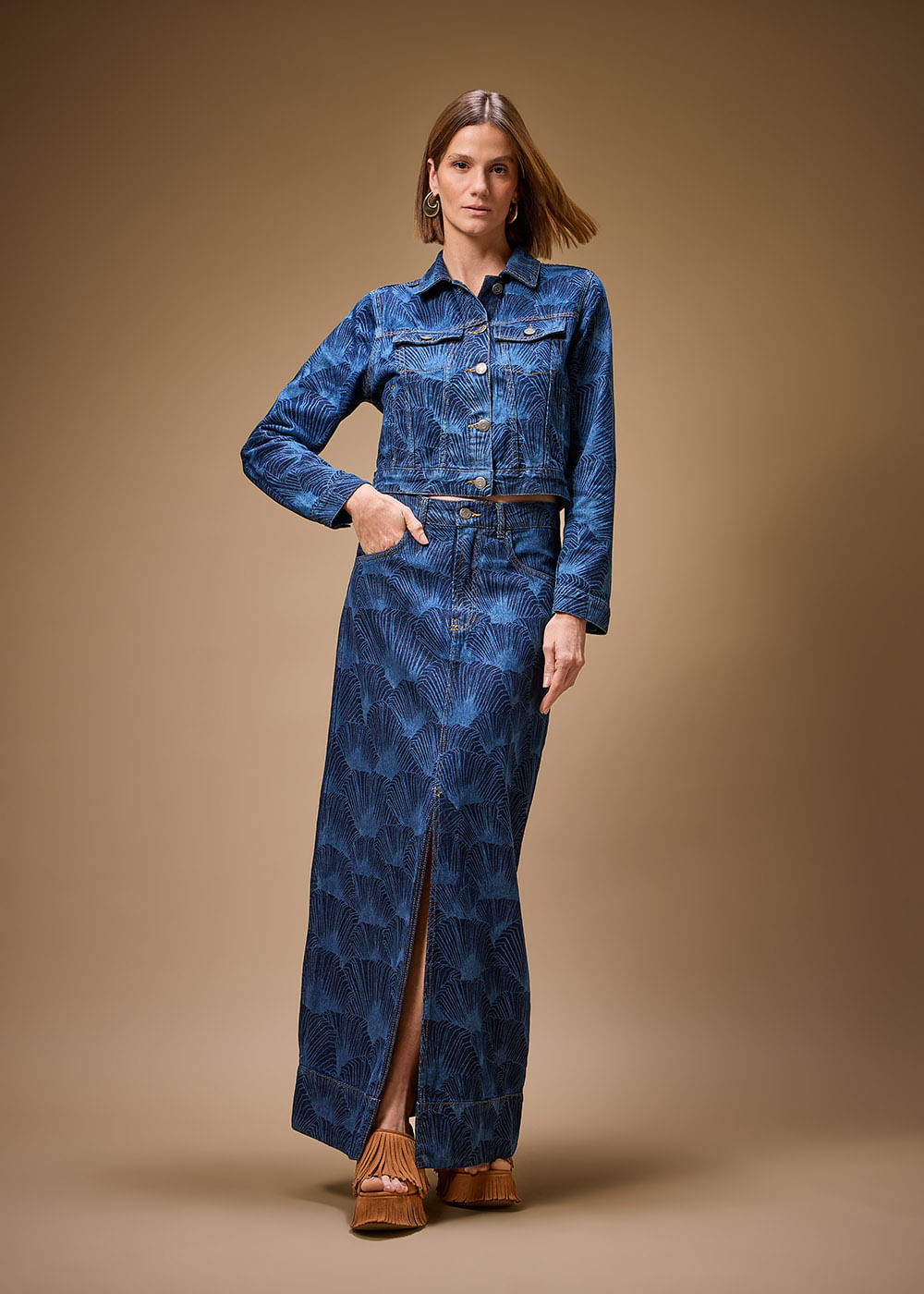 11.30.3702AMA JAQUETA JEANS ESTAMPA LEQUE