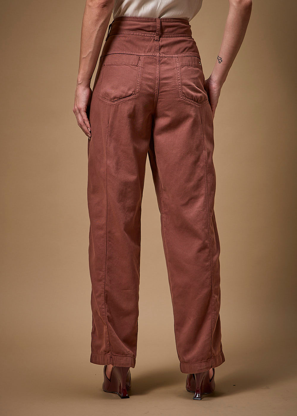 12.74.3701SOY CALÇA DE SARJA COMFORT