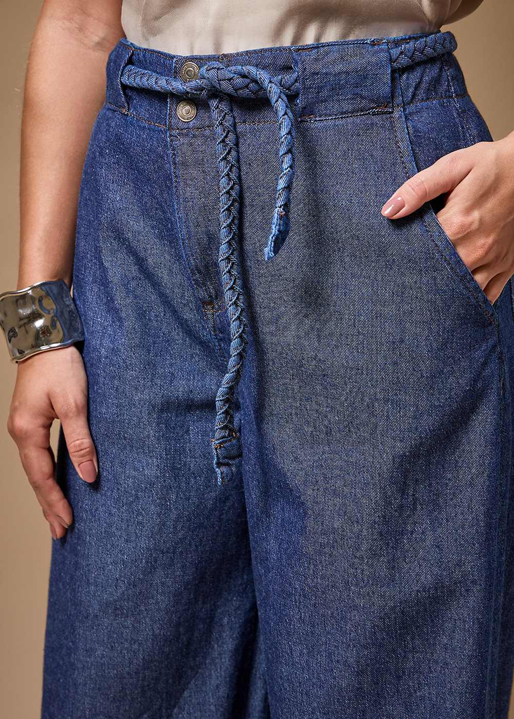 12.25.3701AMA CALÇA JEANS WIDE LEG CORDÃO TRANÇADO