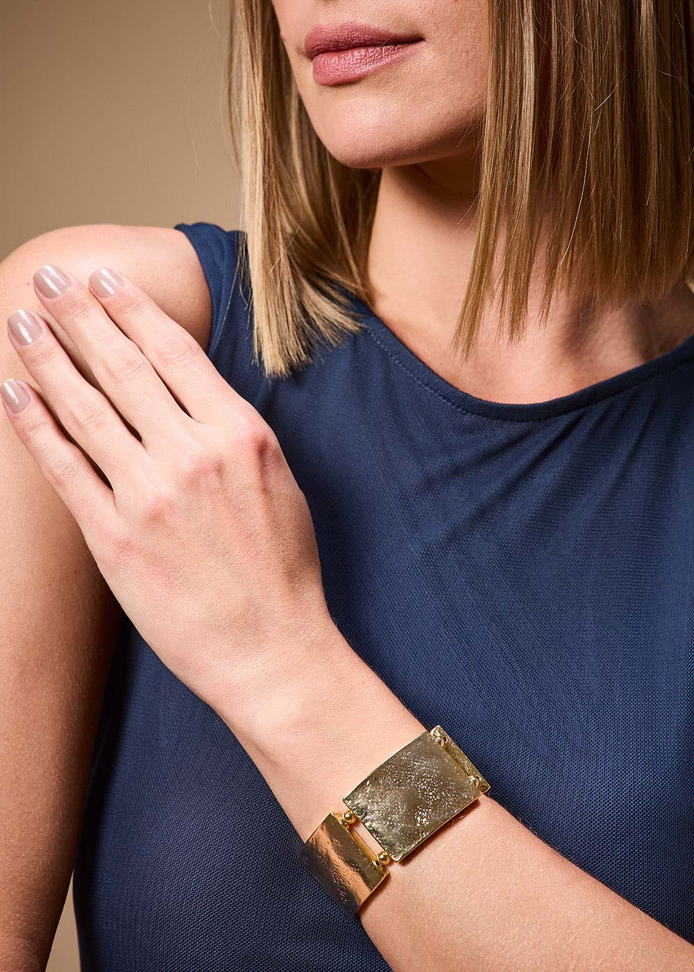 75.10.3703DOU PULSEIRA GEOMÉTRICA TEXTURIZADA